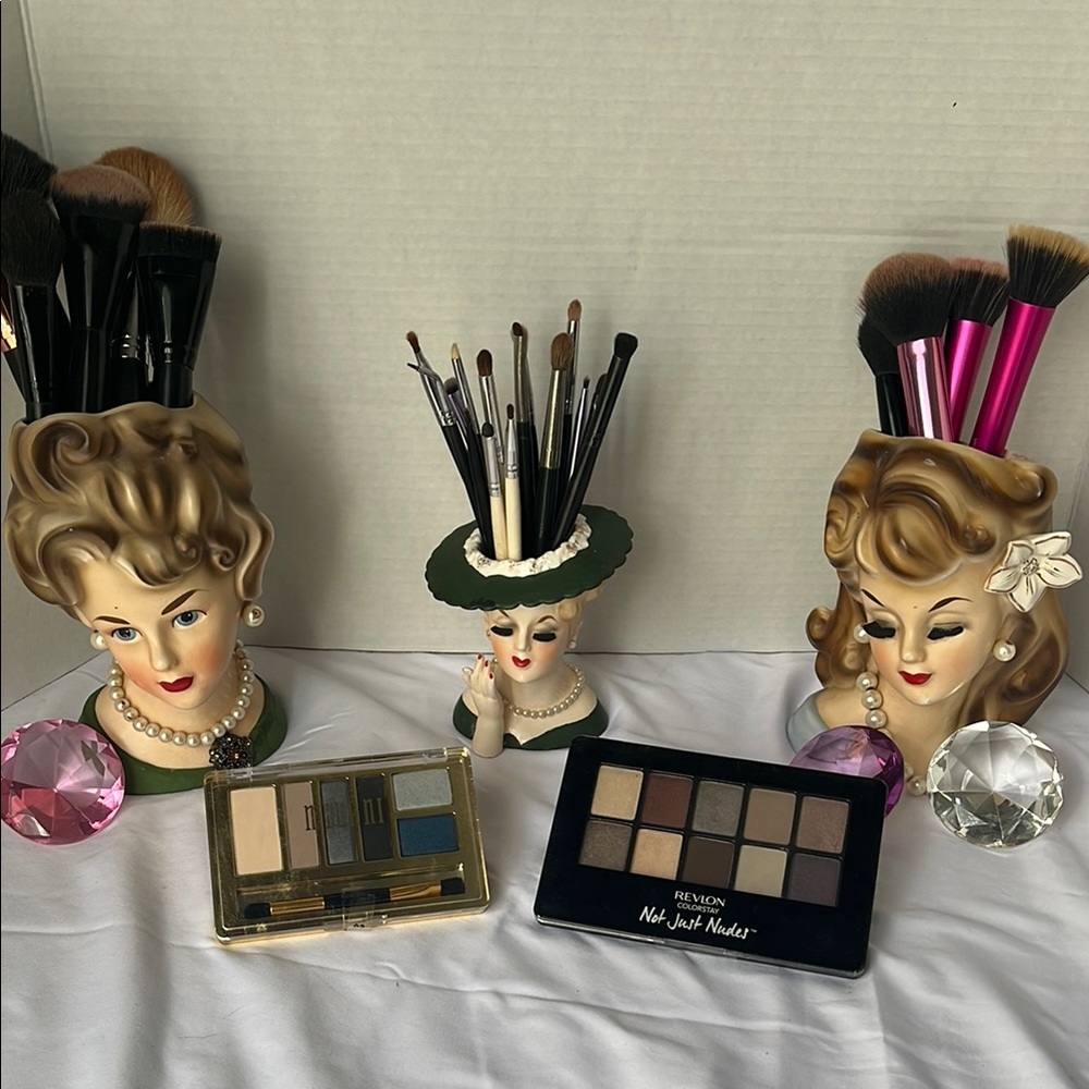Eyeshadow Palettes Milani Smoky Essential Revlon Romantic Nudes
